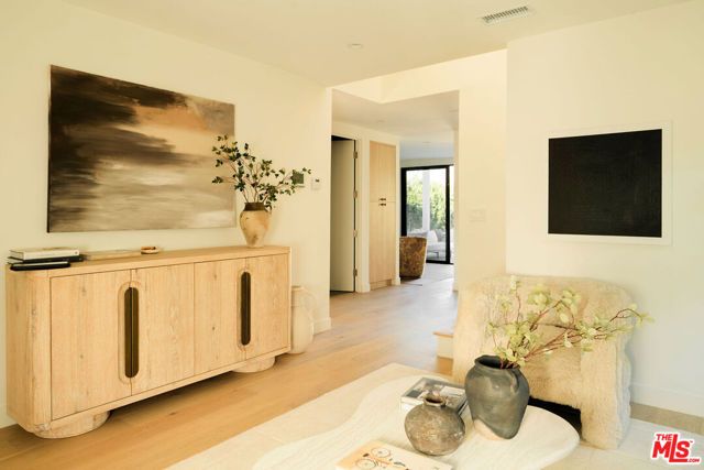 3444 Redwood Avenue, Los Angeles, CA 90066