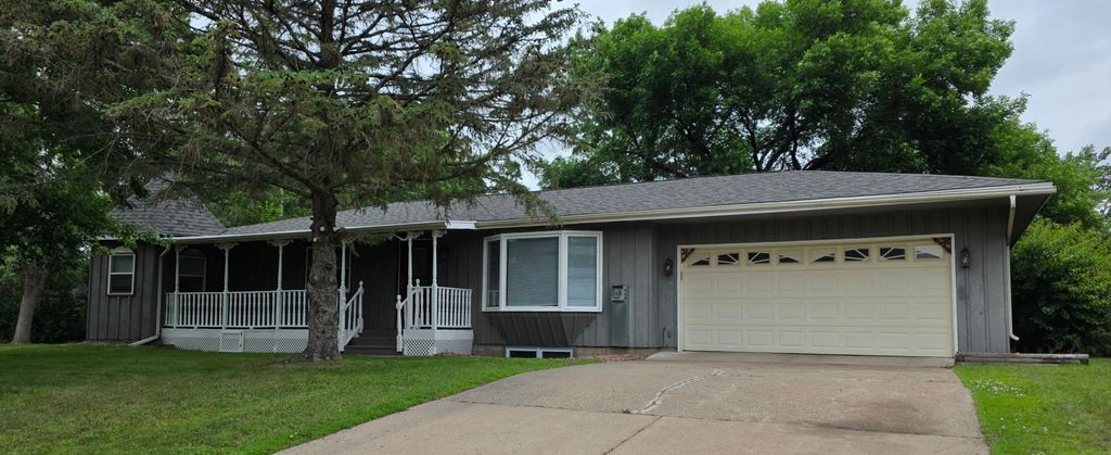 500 Elizabeth Street SW, Isanti, MN 55040