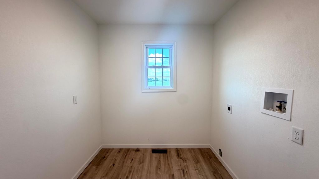 Image 14 of property listing at 768 Fulton Drive, Centralia, IL 62801