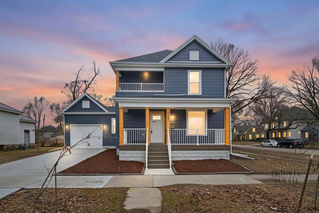 427 Iowa St Street, Waterloo, IA 50703