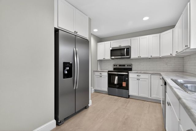 427 Iowa St Street, Waterloo, IA 50703