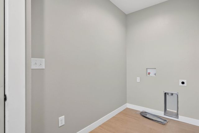 427 Iowa St Street, Waterloo, IA 50703