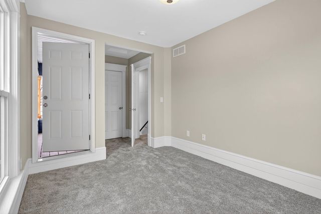 427 Iowa St Street, Waterloo, IA 50703