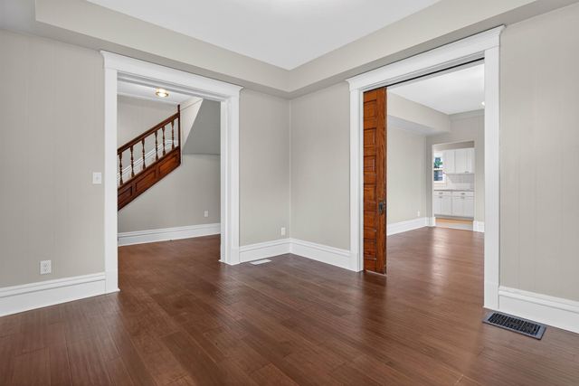 427 Iowa St Street, Waterloo, IA 50703