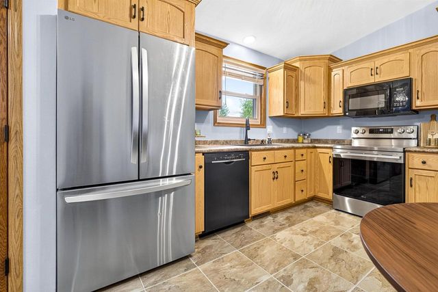 1378 INVERNESS LANE, Neenah, WI 54956