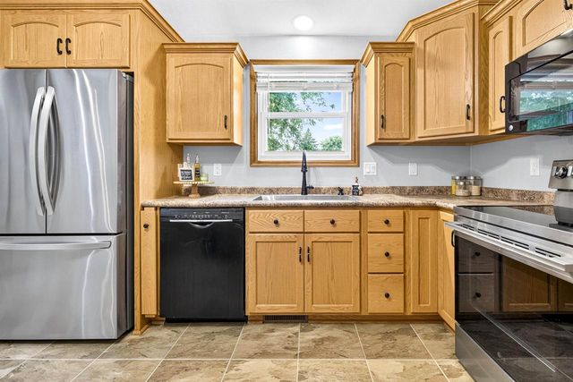 1378 INVERNESS LANE, Neenah, WI 54956