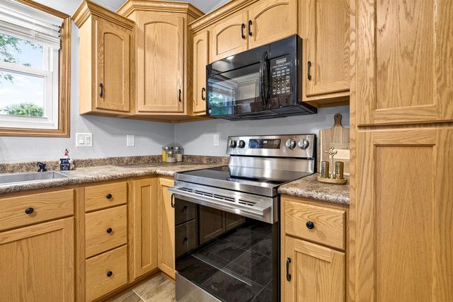 1378 INVERNESS LANE, Neenah, WI 54956