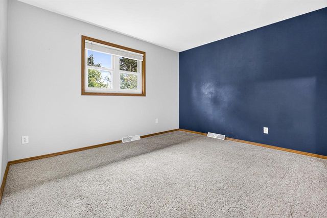 1378 INVERNESS LANE, Neenah, WI 54956
