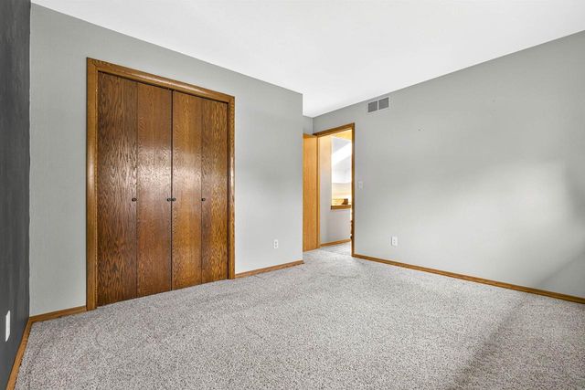 1378 INVERNESS LANE, Neenah, WI 54956