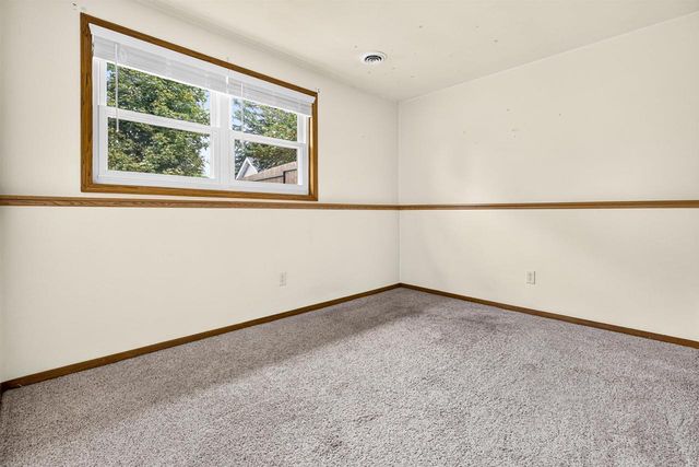 1378 INVERNESS LANE, Neenah, WI 54956