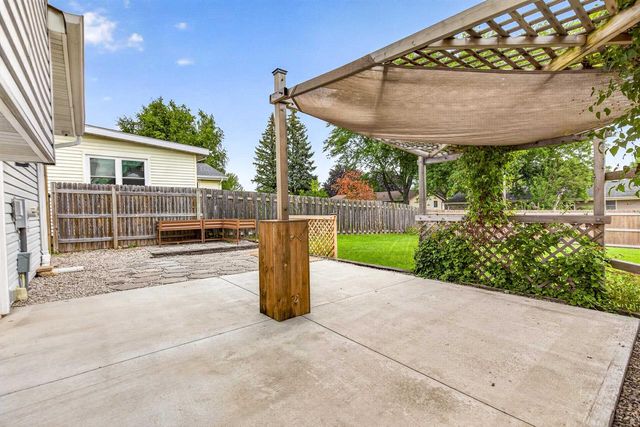 1378 INVERNESS LANE, Neenah, WI 54956
