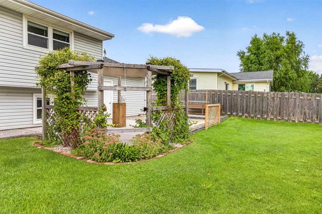 1378 INVERNESS LANE, Neenah, WI 54956