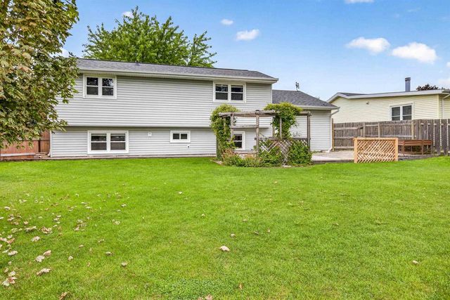 1378 INVERNESS LANE, Neenah, WI 54956