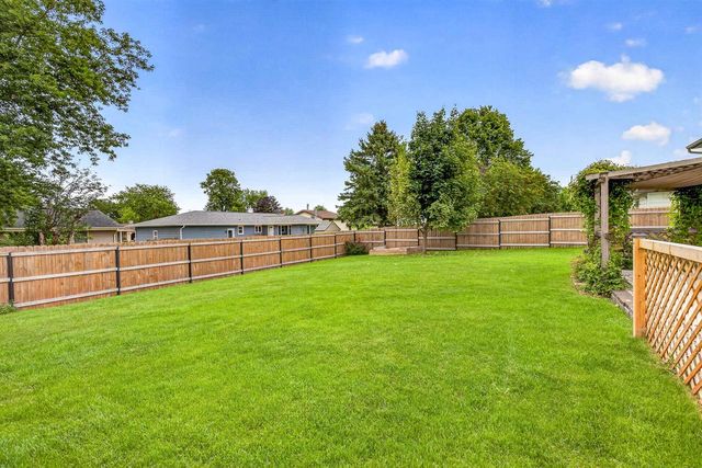 1378 INVERNESS LANE, Neenah, WI 54956