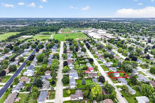 1378 INVERNESS LANE, Neenah, WI 54956