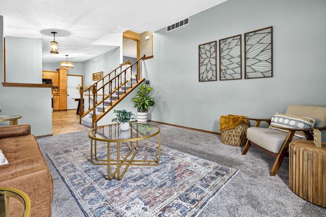 1378 INVERNESS LANE, Neenah, WI 54956