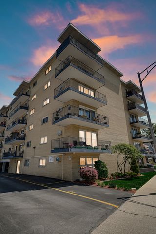 320 Circle Avenue 308, Forest Park, IL 60130