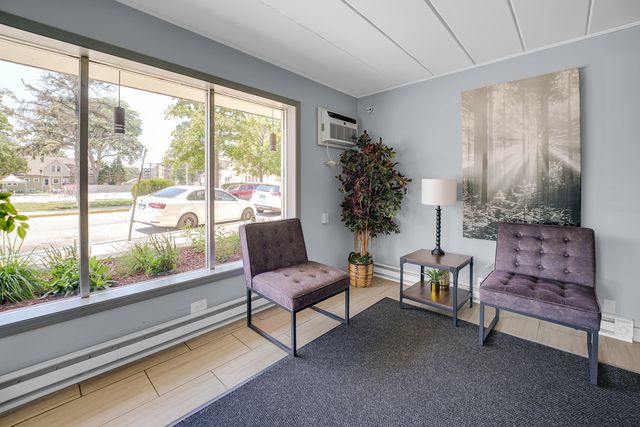 320 Circle Avenue 308, Forest Park, IL 60130