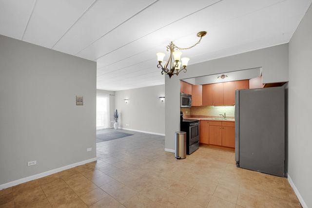 320 Circle Avenue 308, Forest Park, IL 60130