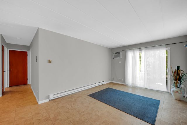 320 Circle Avenue 308, Forest Park, IL 60130