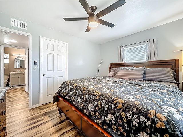 150 83RD AVENUE N, St Petersburg, FL 33702