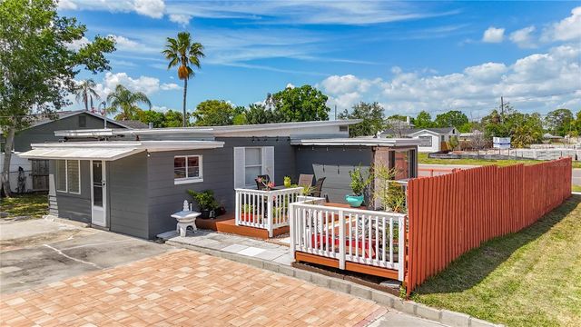 150 83RD AVENUE N, St Petersburg, FL 33702