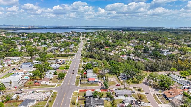 150 83RD AVENUE N, St Petersburg, FL 33702