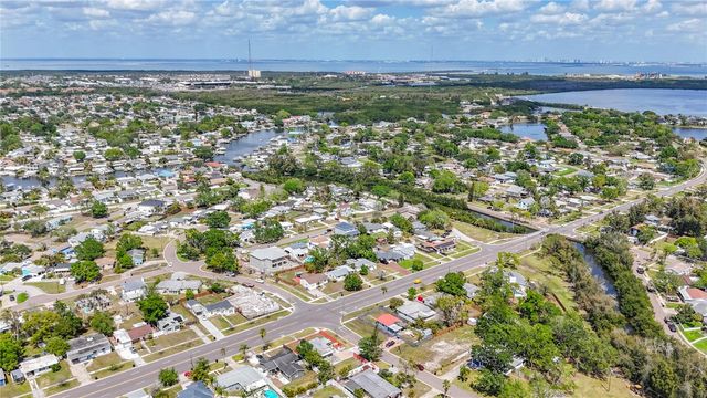 150 83RD AVENUE N, St Petersburg, FL 33702