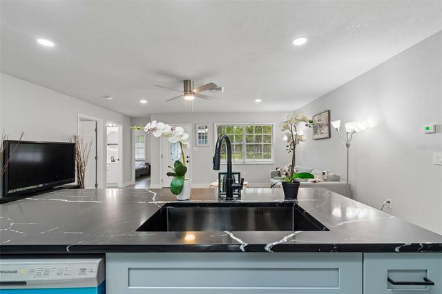 3600 38TH AVENUE E, Bradenton, FL 34208