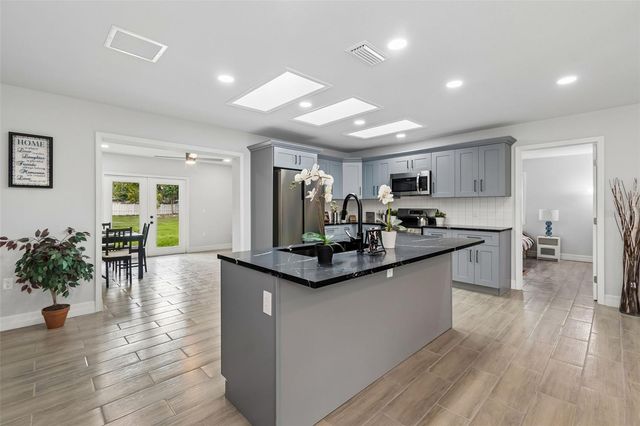 3600 38TH AVENUE E, Bradenton, FL 34208