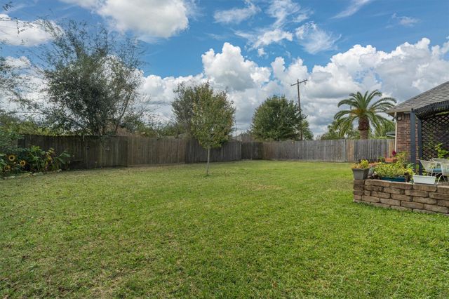 2609 Quail Run Drive, Alvin, TX 77511