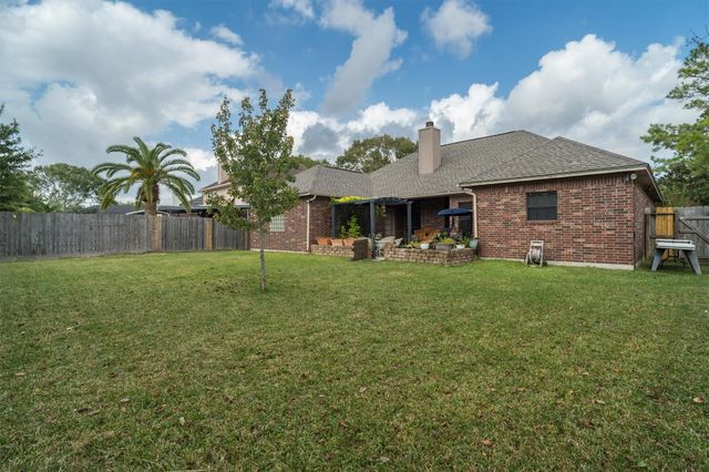 2609 Quail Run Drive, Alvin, TX 77511