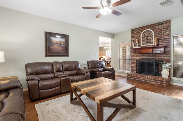 2609 Quail Run Drive, Alvin, TX 77511