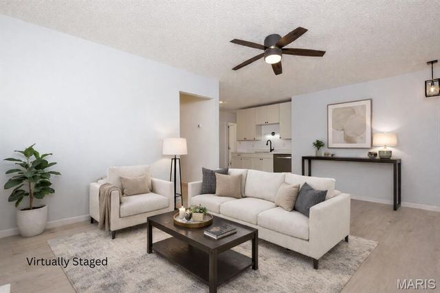 5489 Limerick Drive, St Louis, MO 63128