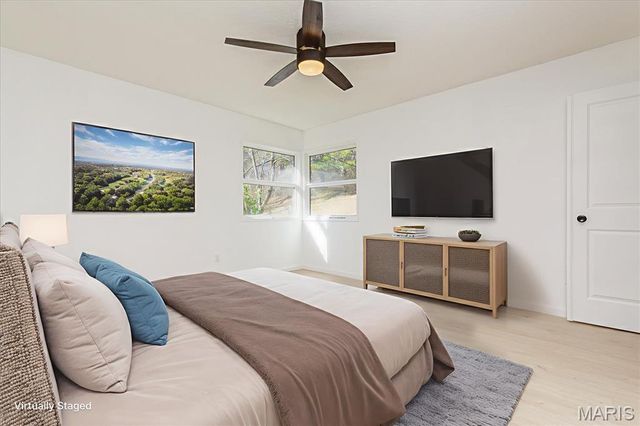 5489 Limerick Drive, St Louis, MO 63128