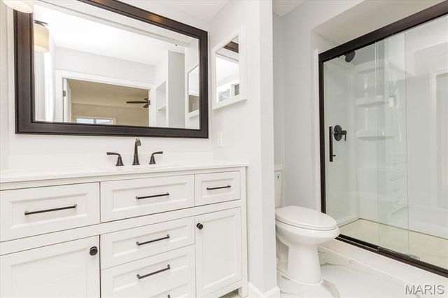 5489 Limerick Drive, St Louis, MO 63128