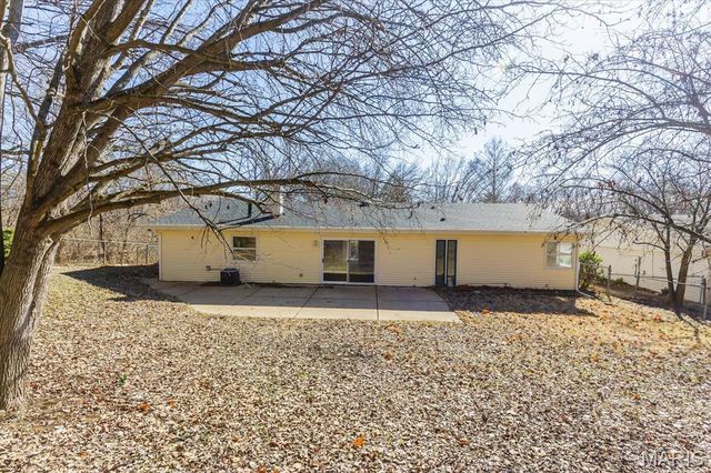 5489 Limerick Drive, St Louis, MO 63128