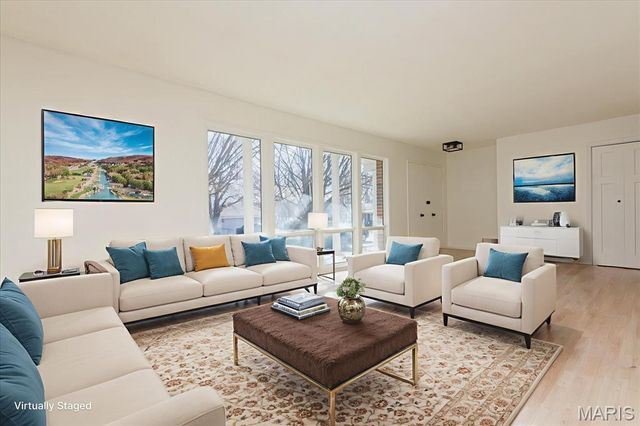 5489 Limerick Drive, St Louis, MO 63128