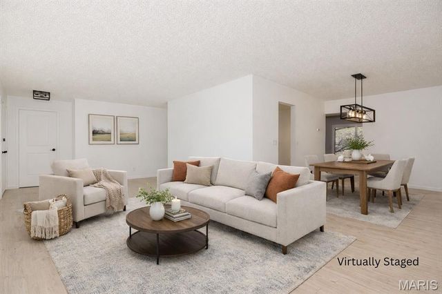 5489 Limerick Drive, St Louis, MO 63128