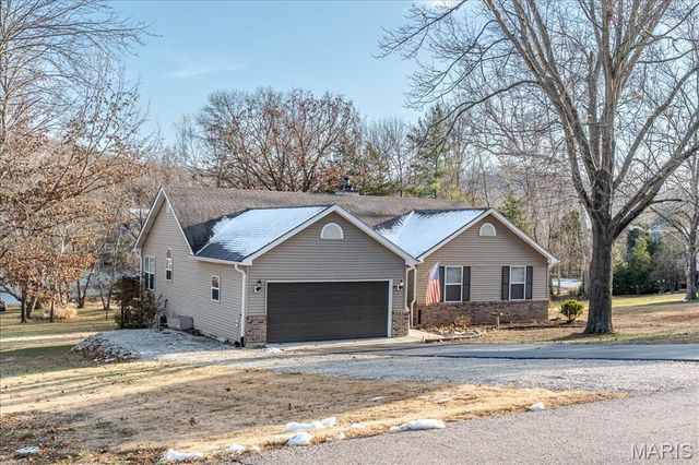 1821 Deer Run Trail, Pacific, MO 63069