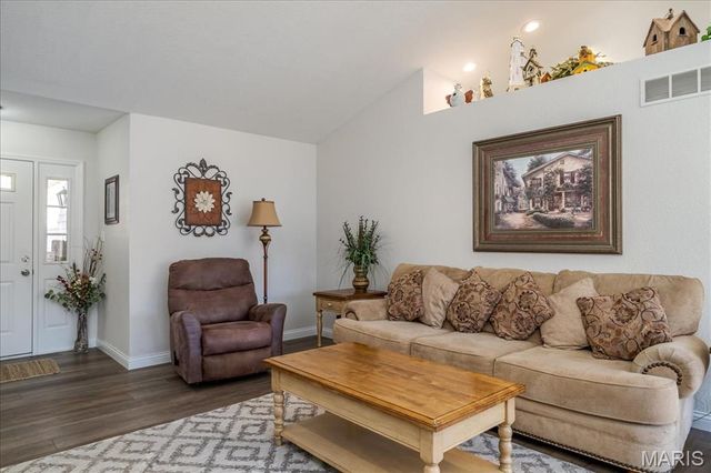 1821 Deer Run Trail, Pacific, MO 63069