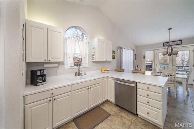 1821 Deer Run Trail, Pacific, MO 63069