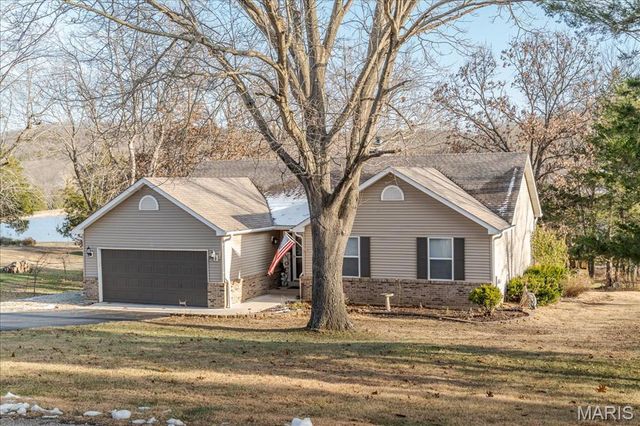 1821 Deer Run Trail, Pacific, MO 63069