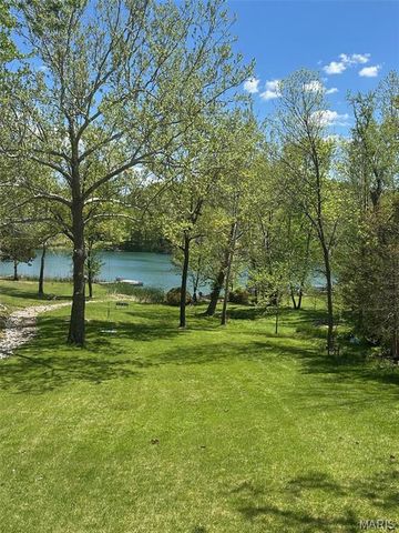 1821 Deer Run Trail, Pacific, MO 63069