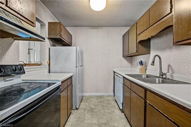 5613 Hornaday Road N, Greensboro, NC 27409