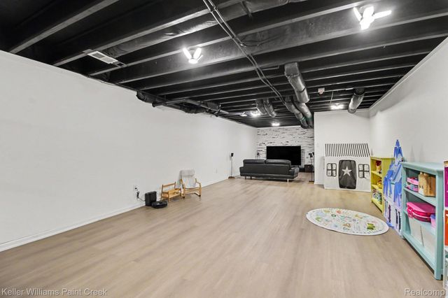 1270 Lark Street, Orion Charter Township, MI 48360