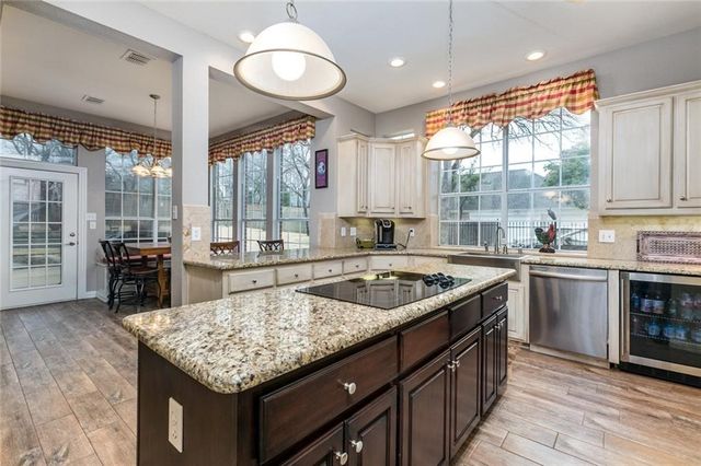818 Stratford Drive, Southlake, TX 76092