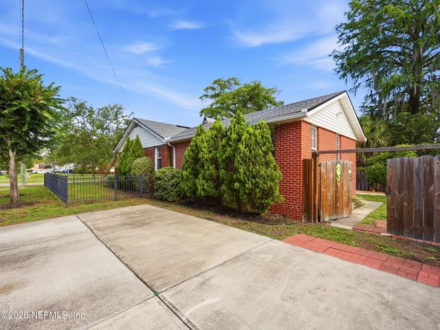 2223 BAYVIEW Road, Jacksonville, FL 32210