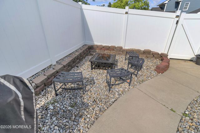 4 Carter Place, Parlin, NJ 08859