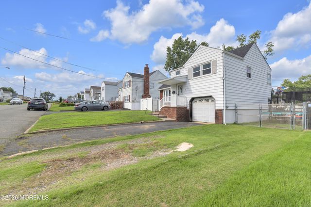4 Carter Place, Parlin, NJ 08859